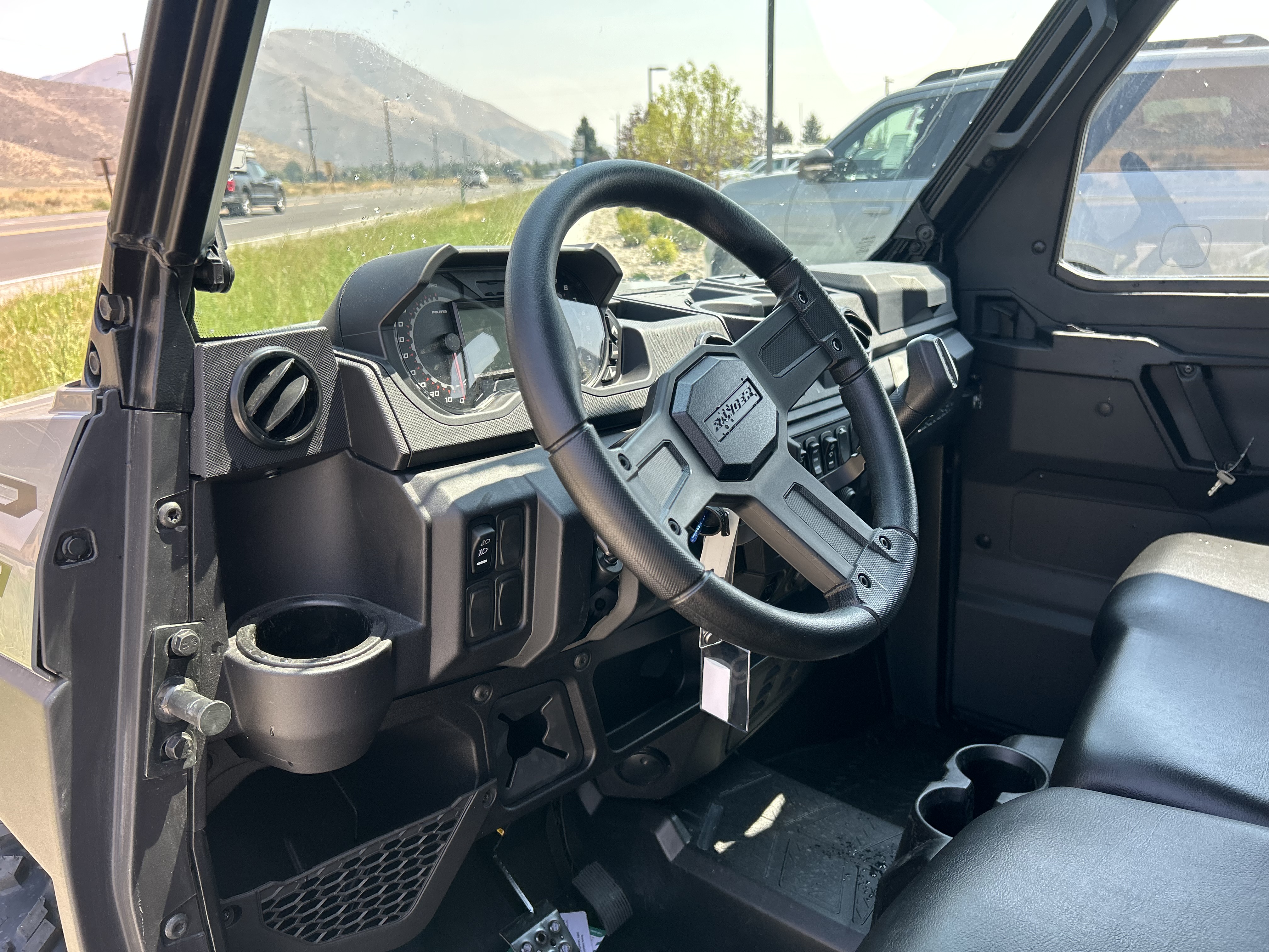 2027 Polaris RANGER CREW XP 1000 CAB UTV